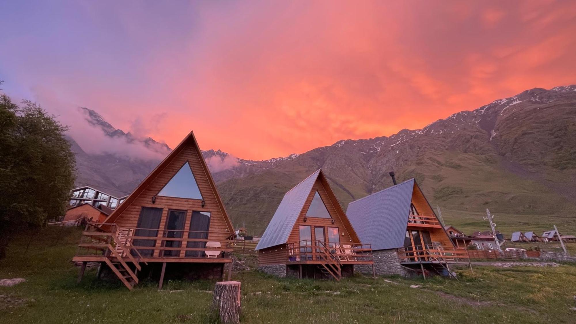 Aura Cottages Stepantsminda Exterior foto