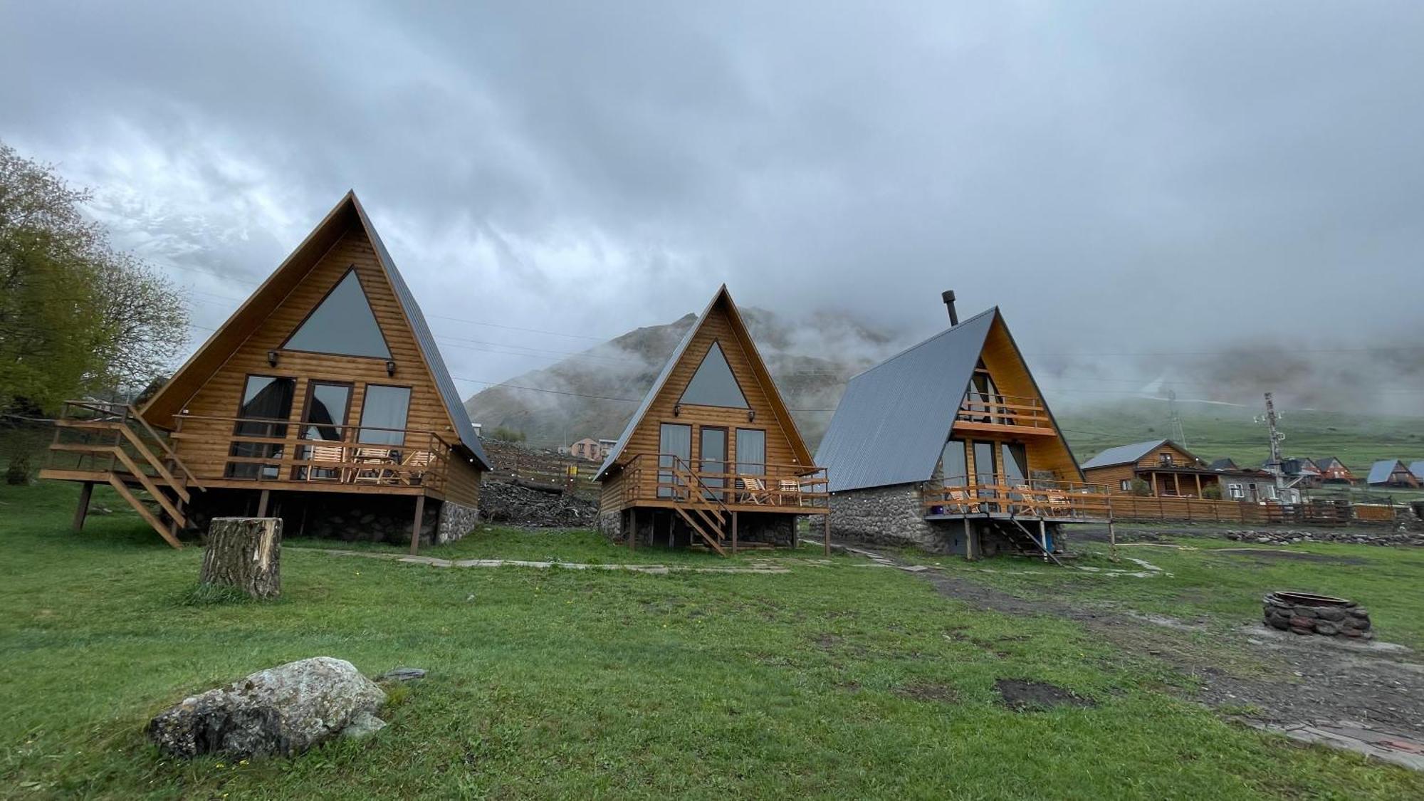 Aura Cottages Stepantsminda Exterior foto